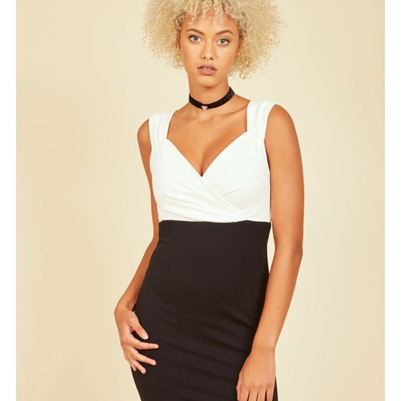 ModCloth RockSteady Sheath Dress: B&W Small - Picture 5 of 6